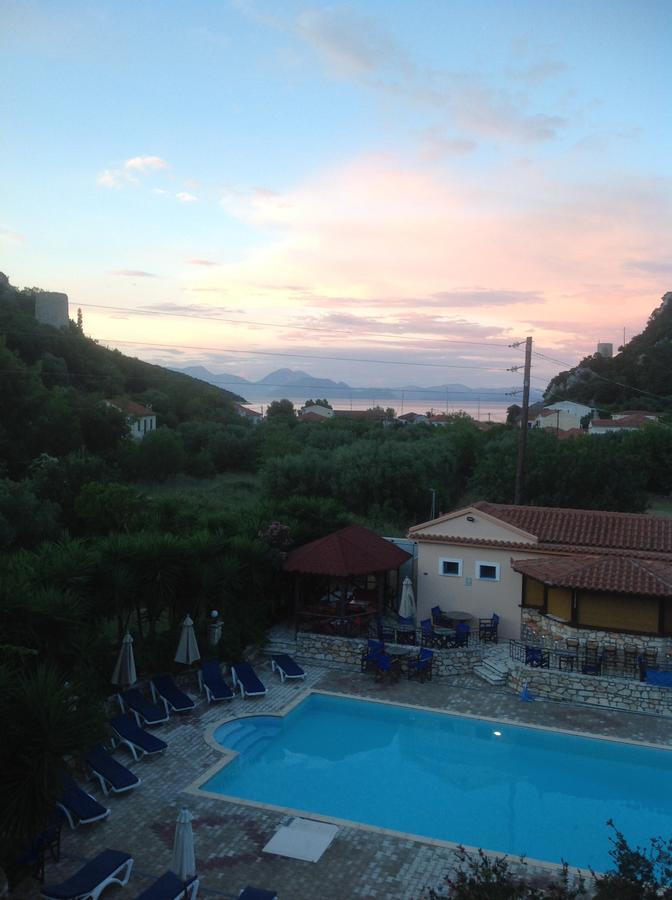 Hotel Nostos Frikes Extérieur photo