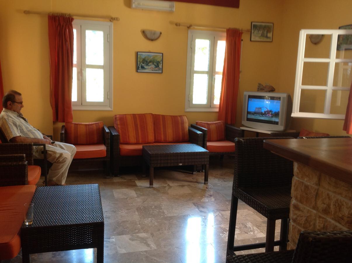 Hotel Nostos Frikes Extérieur photo